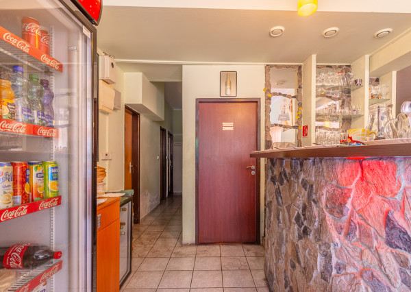 Na predaj gastroprevádzka s vonkajšou terasou v Karlovej Vsi