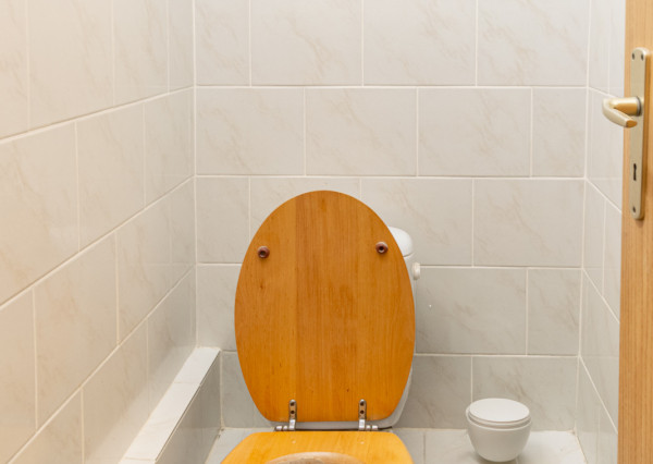 Na predaj gastroprevádzka s vonkajšou terasou v Karlovej Vsi