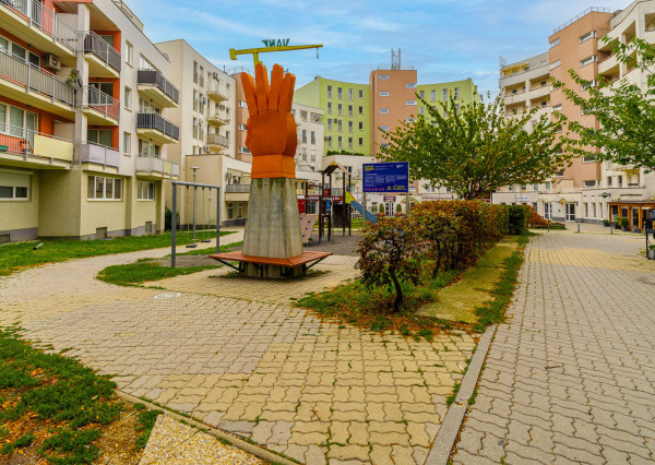 Na predaj gastroprevádzka s vonkajšou terasou v Karlovej Vsi