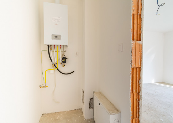 Na predaj priestranný 4-izbový bungalov s terasou v Hrnčiarovciach nad Parnou