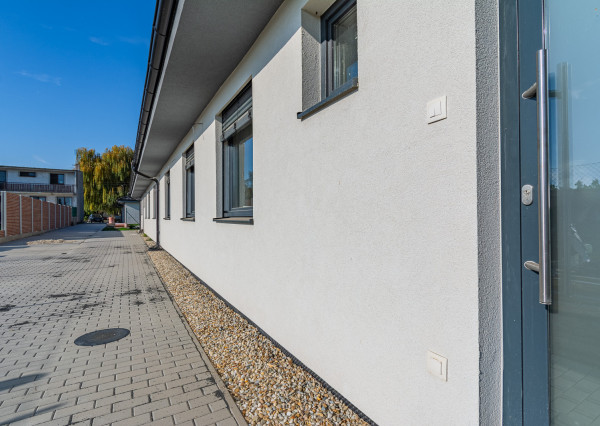 Na predaj jedinečný 4-izbový rodinný dom s terasou v Hrnčiarovciach nad Parnou