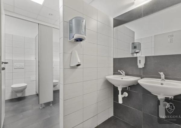 PREVÁDZKOVO - UBYTOVACIA BUDOVA KTORÁ GENERUJE ZAUJÍMAVÉ ZISKY