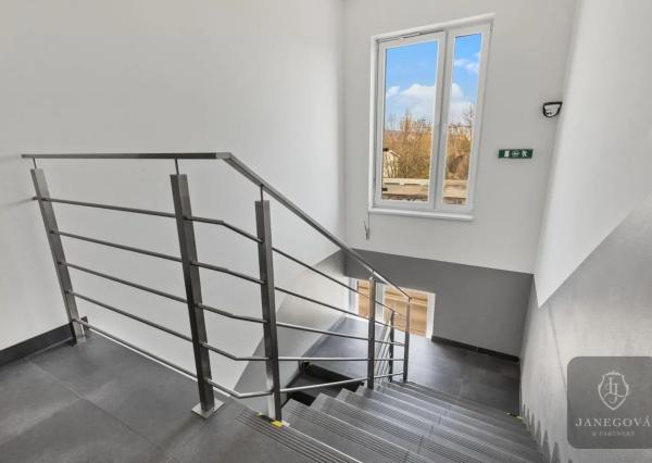 PREVÁDZKOVO - UBYTOVACIA BUDOVA KTORÁ GENERUJE ZAUJÍMAVÉ ZISKY