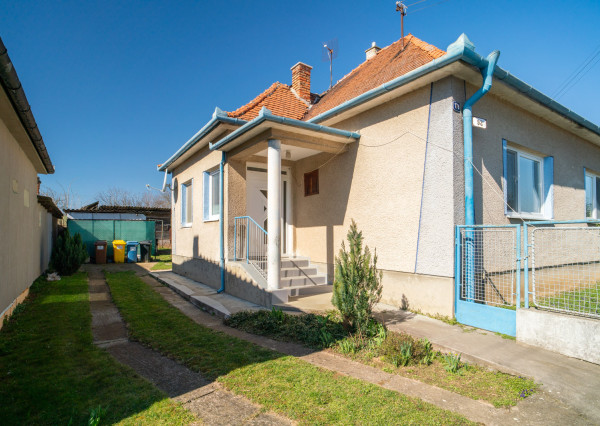 Na predaj rodinný dom v tichej uličke v obci Šurianky