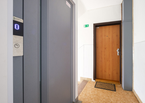 REZERVOVANÉ: Na predaj slnečný 4-izbový byt na Námestí Kráľovnej pokoja v Prešove