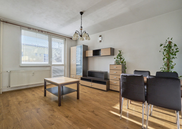 Na predaj 4-izbový byt s loggiou v centre mesta Snina