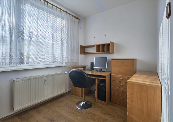 Na predaj 4-izbový byt s loggiou v centre mesta Snina