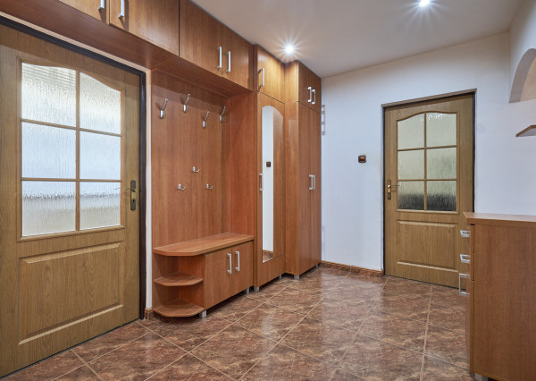 Na predaj 4-izbový byt s loggiou v centre mesta Snina