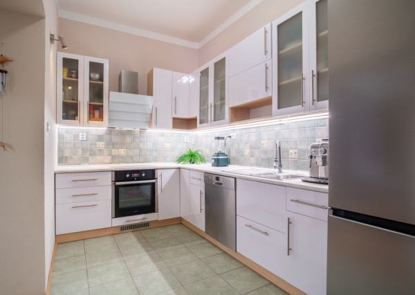 Na predaj kompletne zariadený 3-izbový byt v Trenčíne