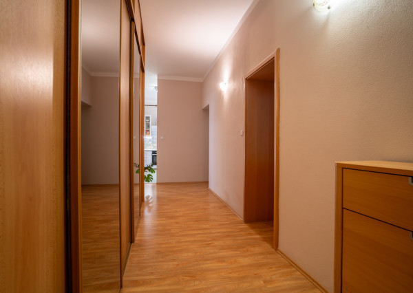 Na predaj kompletne zariadený 3-izbový byt v Trenčíne