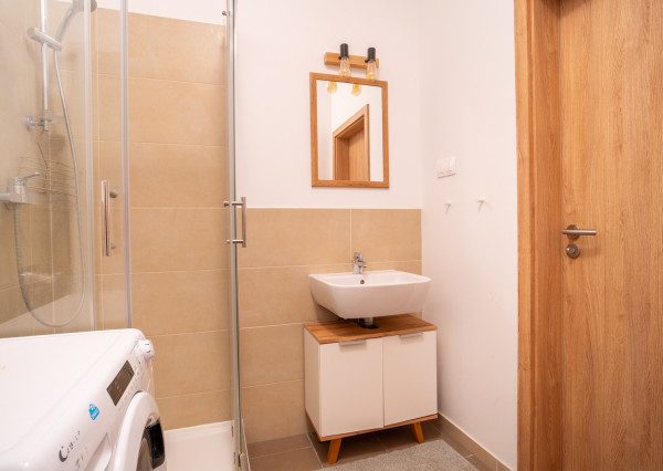 Na prenájom 1,5-izbový byt vo vyhľadávanej časti Slnečnice v Bratislave