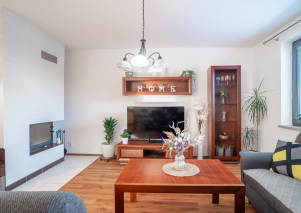 REZERVOVANÉ - Na predaj klimatizovaný 4-izbový rodinný dom s garážou a možnosťou prerobenia na 5-izbový v Senci