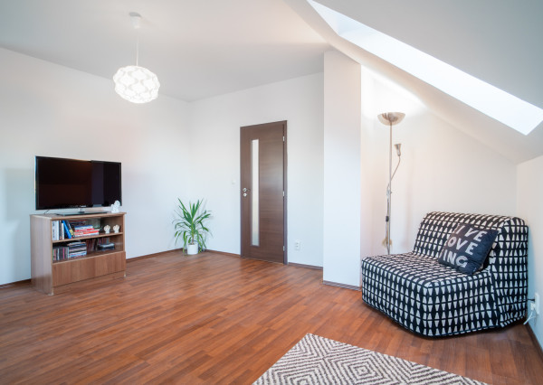 REZERVOVANÉ - Na predaj klimatizovaný 4-izbový rodinný dom s garážou a možnosťou prerobenia na 5-izbový v Senci