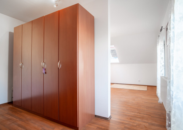 REZERVOVANÉ - Na predaj klimatizovaný 4-izbový rodinný dom s garážou a možnosťou prerobenia na 5-izbový v Senci