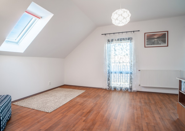 REZERVOVANÉ - Na predaj klimatizovaný 4-izbový rodinný dom s garážou a možnosťou prerobenia na 5-izbový v Senci