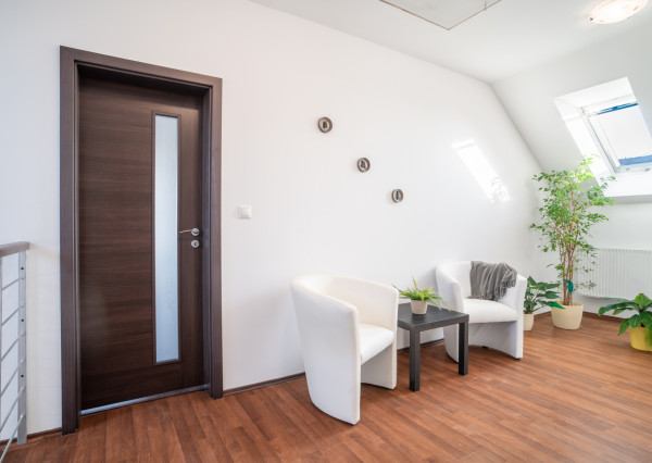 REZERVOVANÉ - Na predaj klimatizovaný 4-izbový rodinný dom s garážou a možnosťou prerobenia na 5-izbový v Senci