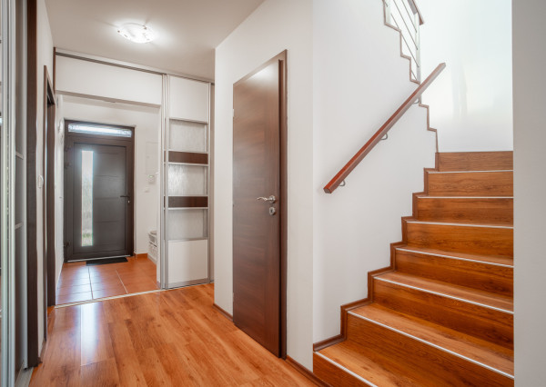 REZERVOVANÉ - Na predaj klimatizovaný 4-izbový rodinný dom s garážou a možnosťou prerobenia na 5-izbový v Senci