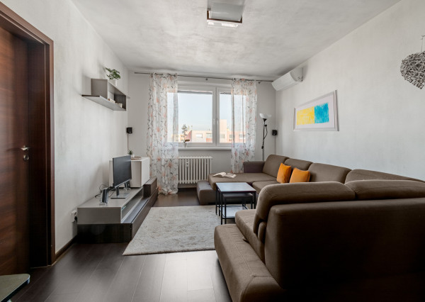 REZERVOVANÉ: Na predaj zrekonštruovaný 3-izbový byt vo vyhľadávanej časti Podunajských Biskupíc