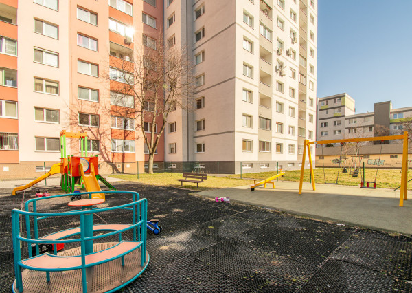 REZERVOVANÉ: Na predaj zrekonštruovaný 3-izbový byt vo vyhľadávanej časti Podunajských Biskupíc