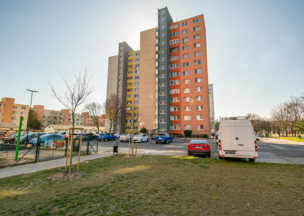 REZERVOVANÉ: Na predaj zrekonštruovaný 3-izbový byt vo vyhľadávanej časti Podunajských Biskupíc