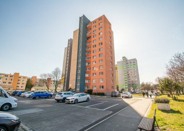 REZERVOVANÉ: Na predaj zrekonštruovaný 3-izbový byt vo vyhľadávanej časti Podunajských Biskupíc