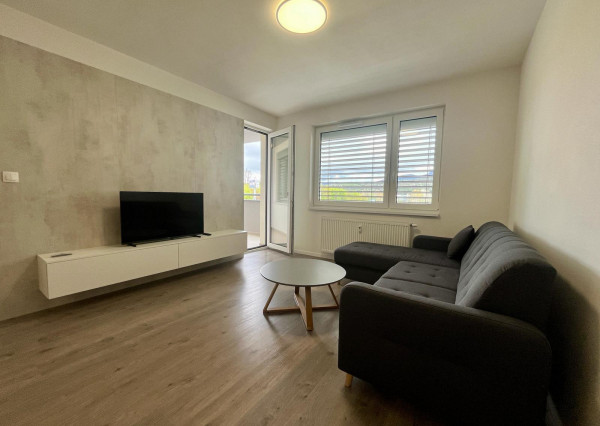 Na prenájom 2-izbový byt na Hanzlíkovskej ulici v Trenčíne