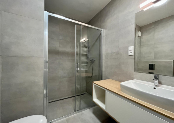 Na prenájom 2-izbový byt na Hanzlíkovskej ulici v Trenčíne