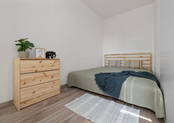 Na prenájom priestranný, moderný 2-izbový byt na Riazanskej ulici v Bratislave