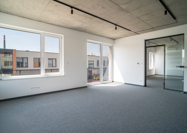 Na predaj 3-podlažná polyfunkcia na Zavarskej ulici v Trnave