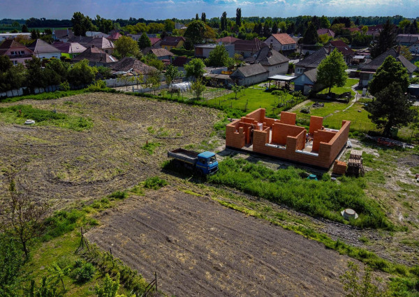 Na predaj 4-izbový dvojdom v obci Jelka, Čerešňová alej