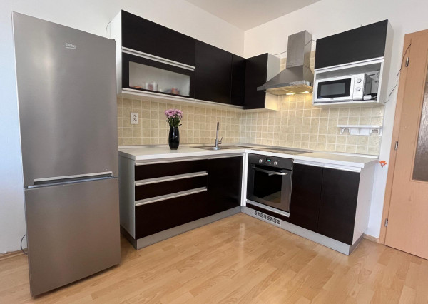 Na prenájom priestranný 3-izbový byt v Trenčíne