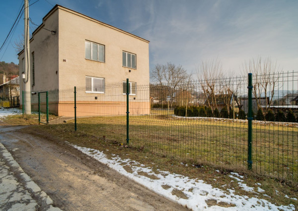 Na predaj veľký 5 – izbový rodinný dom v obci Marhaň