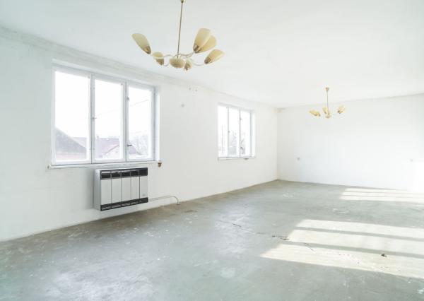 Na predaj veľký 5 – izbový rodinný dom v obci Marhaň