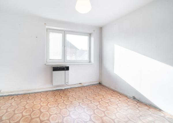 Na predaj veľký 5 – izbový rodinný dom v obci Marhaň