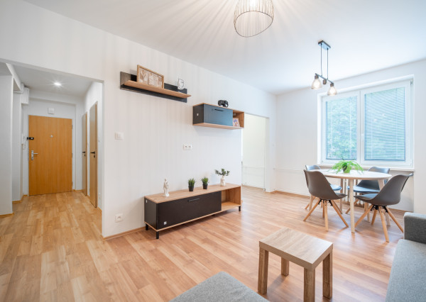 Na prenájom 3-izbový byt v Bratislave-Nové Mesto