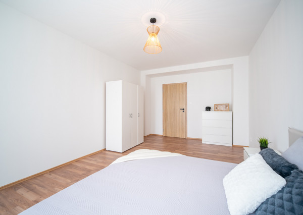 Na prenájom 3-izbový byt v Bratislave-Nové Mesto