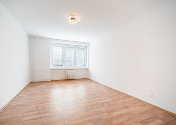 Na prenájom 3-izbový byt v Bratislave-Nové Mesto