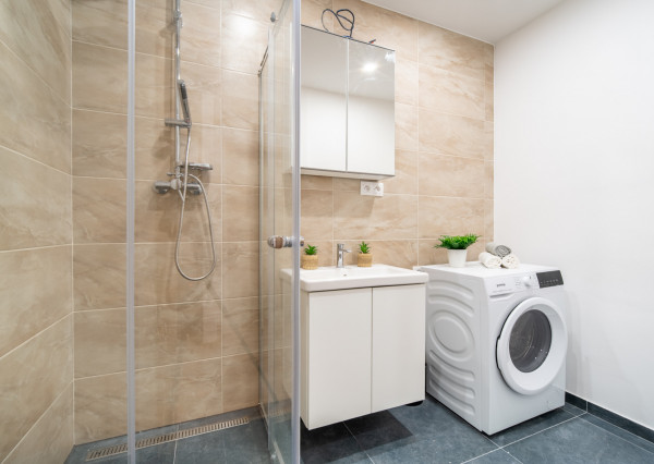 Na prenájom 3-izbový byt v Bratislave-Nové Mesto