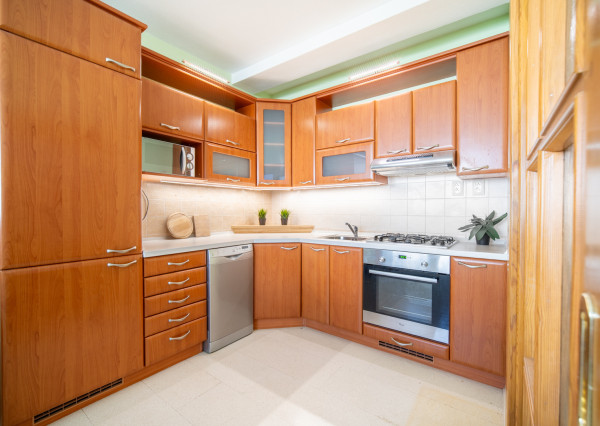 Na prenájom 2-izbový byt na Píniovej ulici v Bratislave