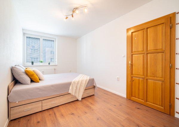 Na prenájom 2-izbový byt na Píniovej ulici v Bratislave