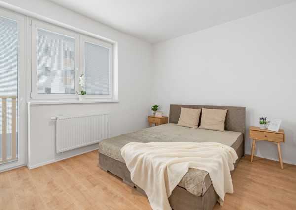 REZERVOVANÉ: Na prenájom 2-izbový byt s balkónom a garážovým státím v projekte MIKO, Trnava