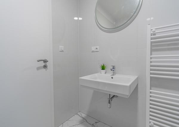 REZERVOVANÉ: Na prenájom 2-izbový byt s balkónom a garážovým státím v projekte MIKO, Trnava