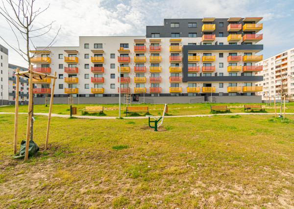 REZERVOVANÉ: Na prenájom 2-izbový byt s balkónom a garážovým státím v projekte MIKO, Trnava