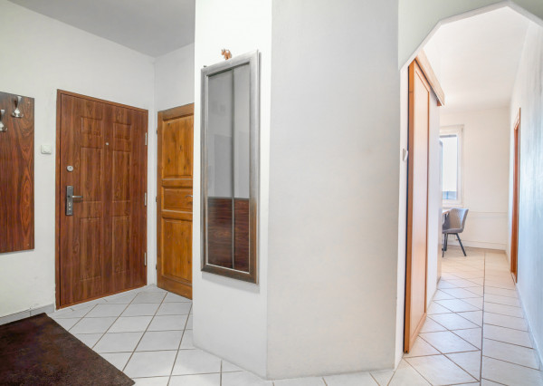 REZERVOVANÉ :Na prenájom veľkometrážny 2-izbový byt v Nitre