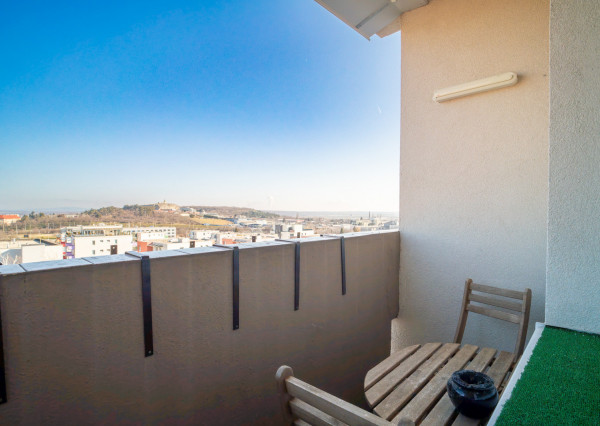 REZERVOVANÉ :Na prenájom veľkometrážny 2-izbový byt v Nitre