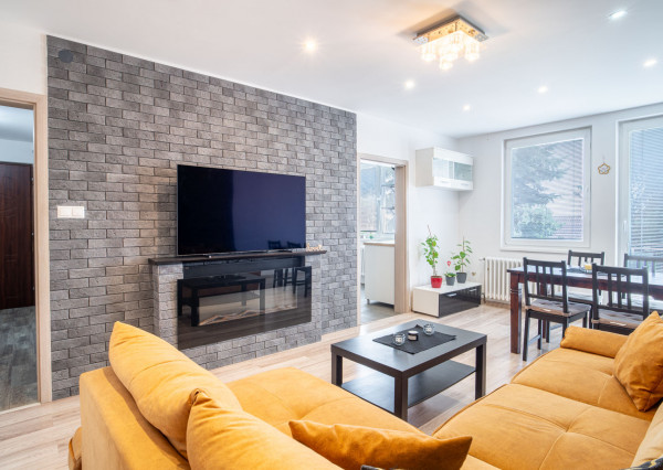 Na predaj kompletne zrekonštruovaný 3-izbový byt v Chtelnici