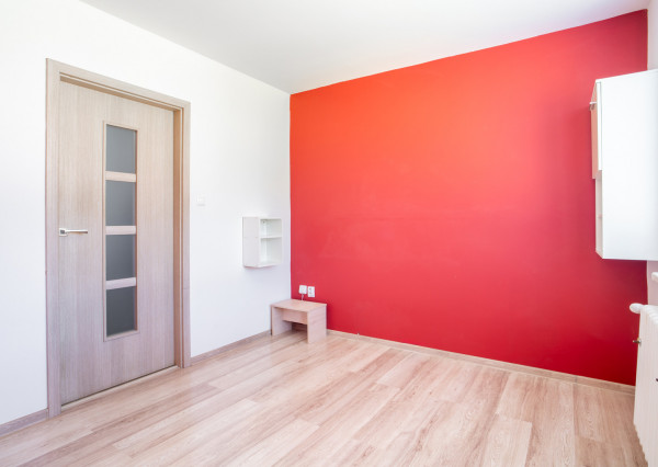 Na predaj kompletne zrekonštruovaný 3-izbový byt v Chtelnici