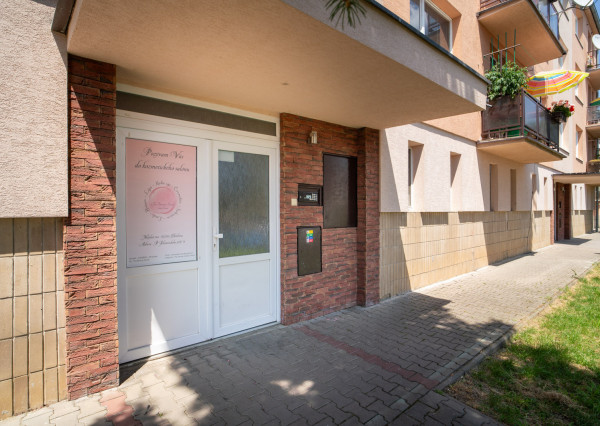 Na predaj kompletne zrekonštruovaný 3-izbový byt v Chtelnici