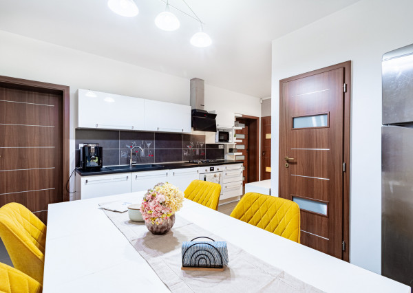 REZERVOVANÉ: Na predaj 5-izbový rodinný dom s garážou v Trnave – časť Tulipán