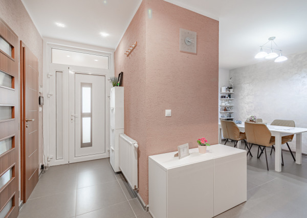 REZERVOVANÉ: Na predaj 5-izbový rodinný dom s garážou v Trnave – časť Tulipán